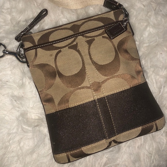 Coach class brown crossbody bag - Picture 1 of 3